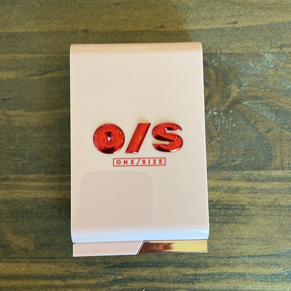 O/S One Size Cheek Clapper Attention Seeker 3D Blush Trio NIB - Picture 7 of 8